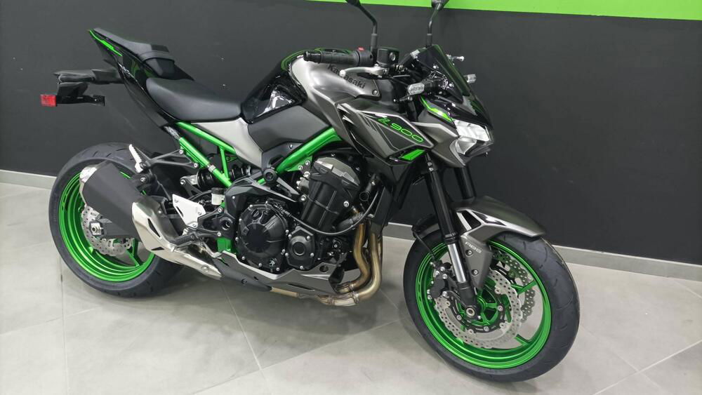 Kawasaki Z 900 (2021 - 24) (2)