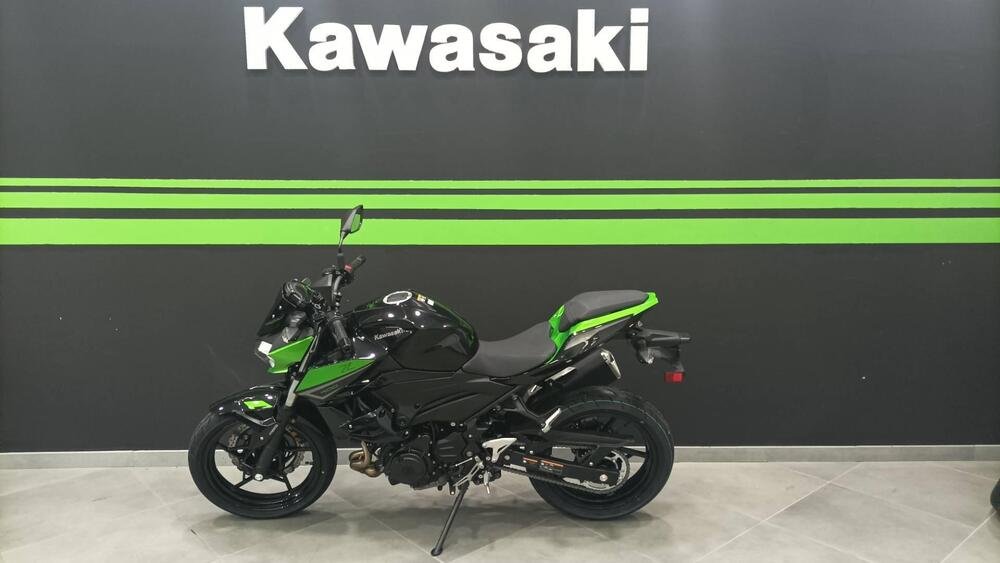 Kawasaki Z 400 (2023) (3)