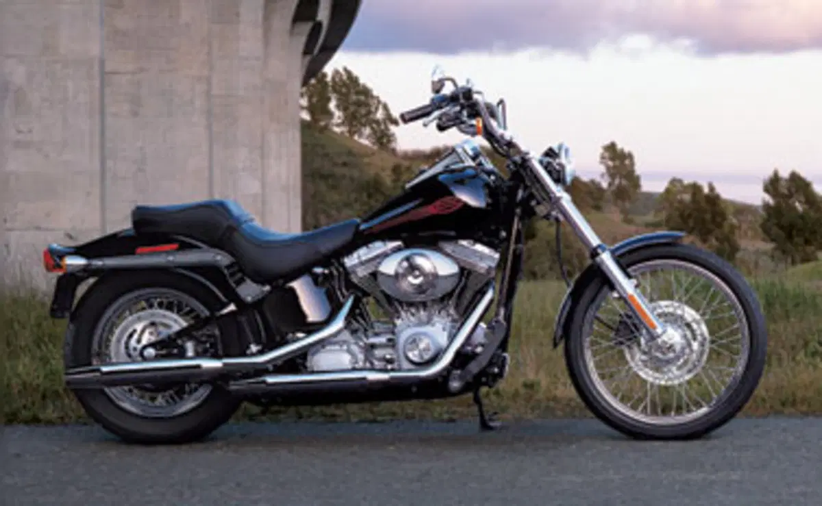 Harley-Davidson Softail 1450 Standard (2002 - 05) - FXSTI (2)