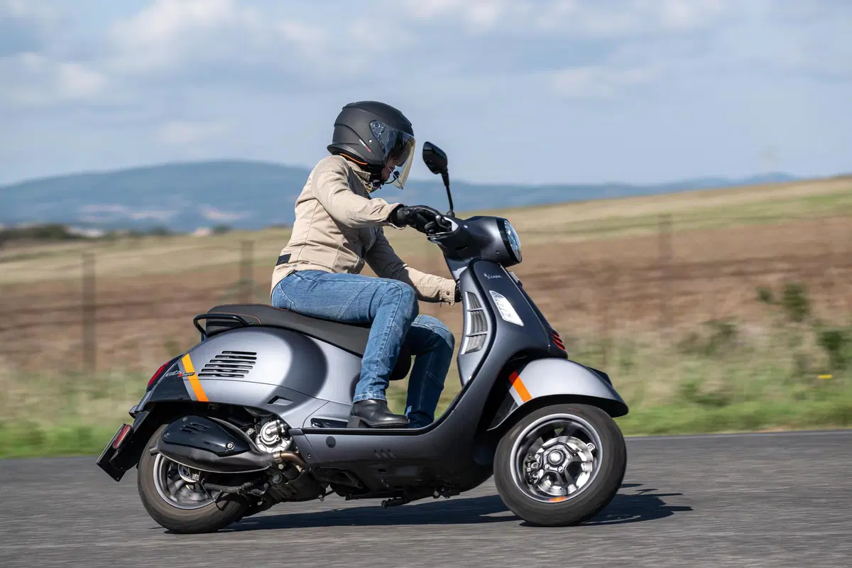 Piaggio Vespa GTS 300 TEST: il Vespone è tornato! (7)