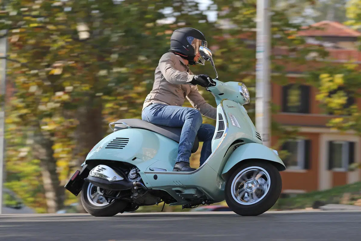 Piaggio Vespa GTS 300 TEST: il Vespone è tornato! (15)