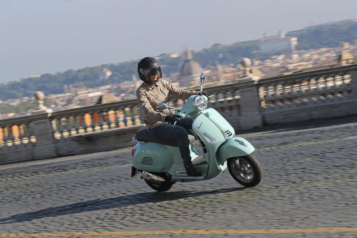 Piaggio Vespa GTS 300 TEST: il Vespone è tornato! (17)