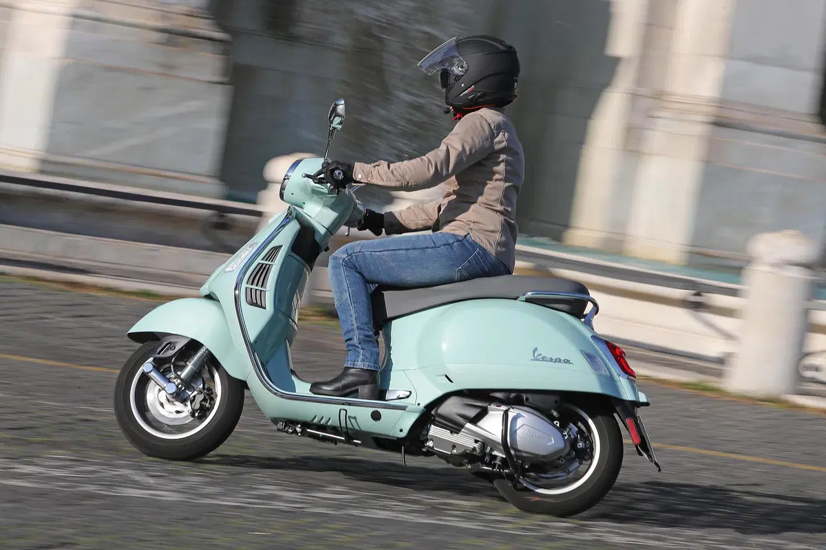 Piaggio Vespa GTS 300 TEST: il Vespone è tornato!