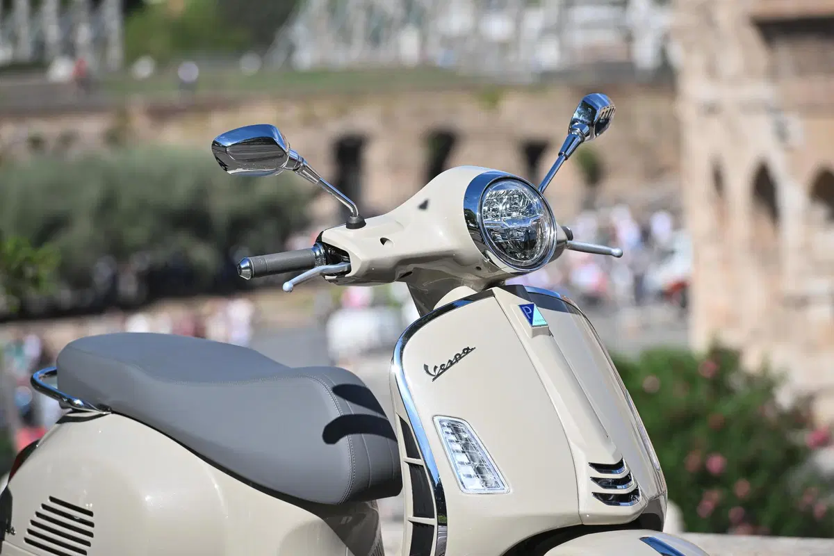 Piaggio Vespa GTS 300 TEST: il Vespone è tornato!