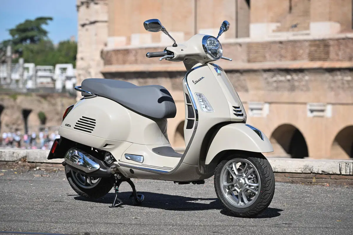 Piaggio Vespa GTS 300 TEST: il Vespone è tornato! (2)