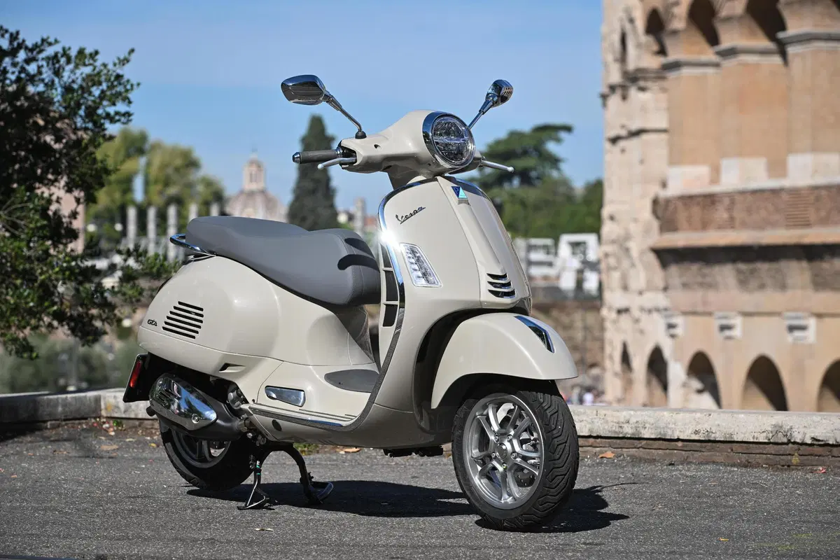 Piaggio Vespa GTS 300 TEST: il Vespone è tornato! (4)
