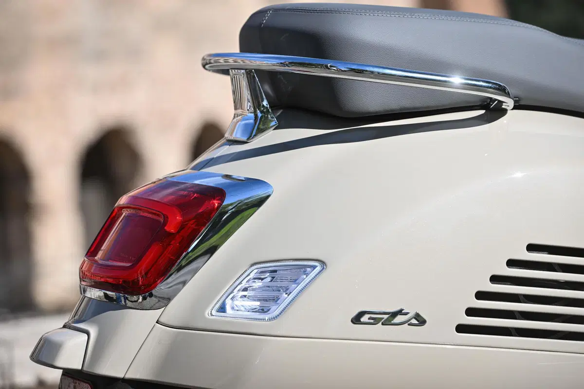 Piaggio Vespa GTS 300 TEST: il Vespone è tornato! (6)