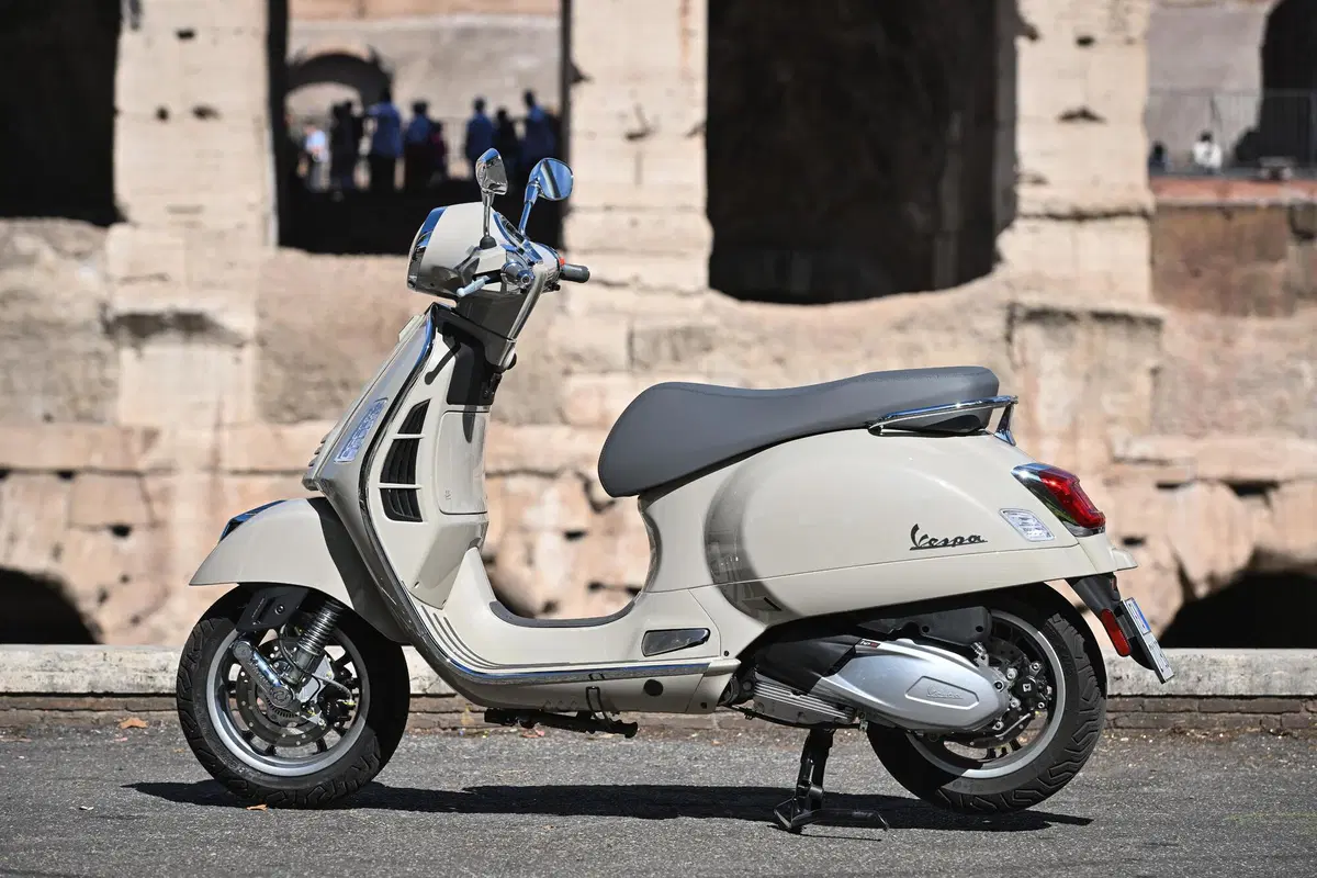 Piaggio Vespa GTS 300 TEST: il Vespone è tornato! (11)