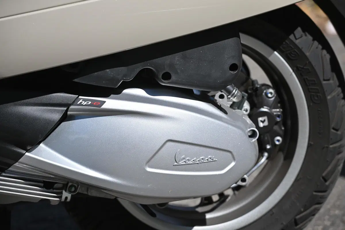Piaggio Vespa GTS 300 TEST: il Vespone è tornato! (12)