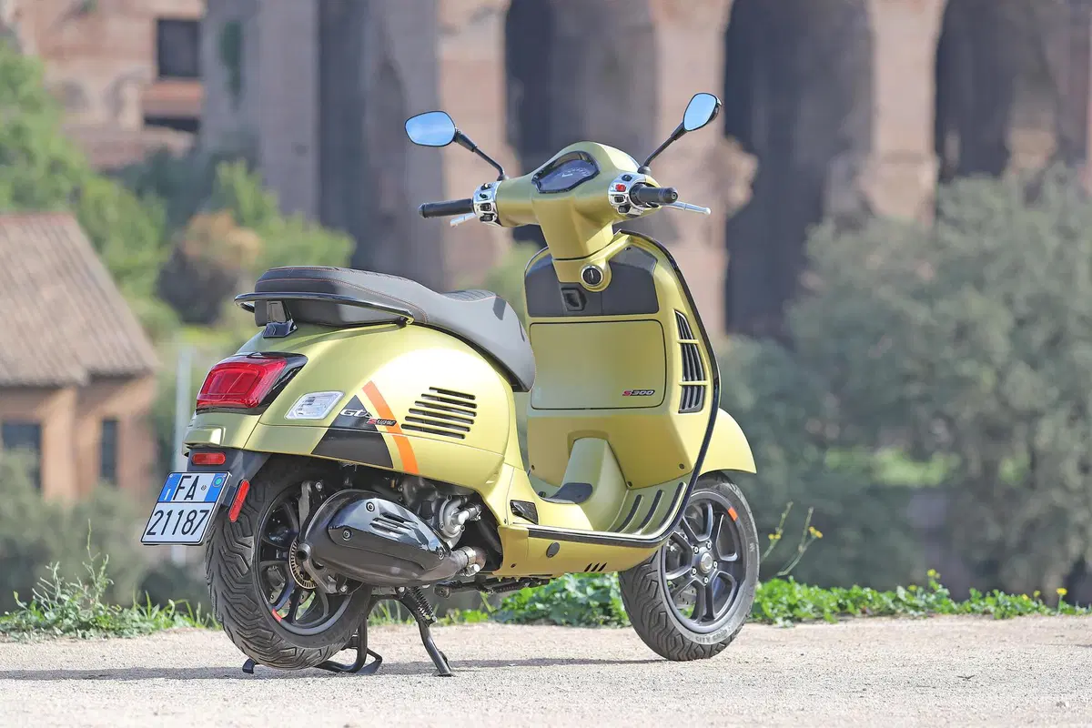 Piaggio Vespa GTS 300 TEST: il Vespone è tornato! (27)