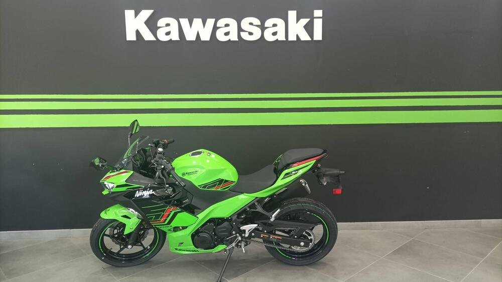 Kawasaki Ninja 400 (2023) (4)
