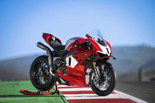 Nuova Ducati Panigale V4R 2023: 240 cavalli vi possono bastare? [VIDEO e GALLERY] (5)