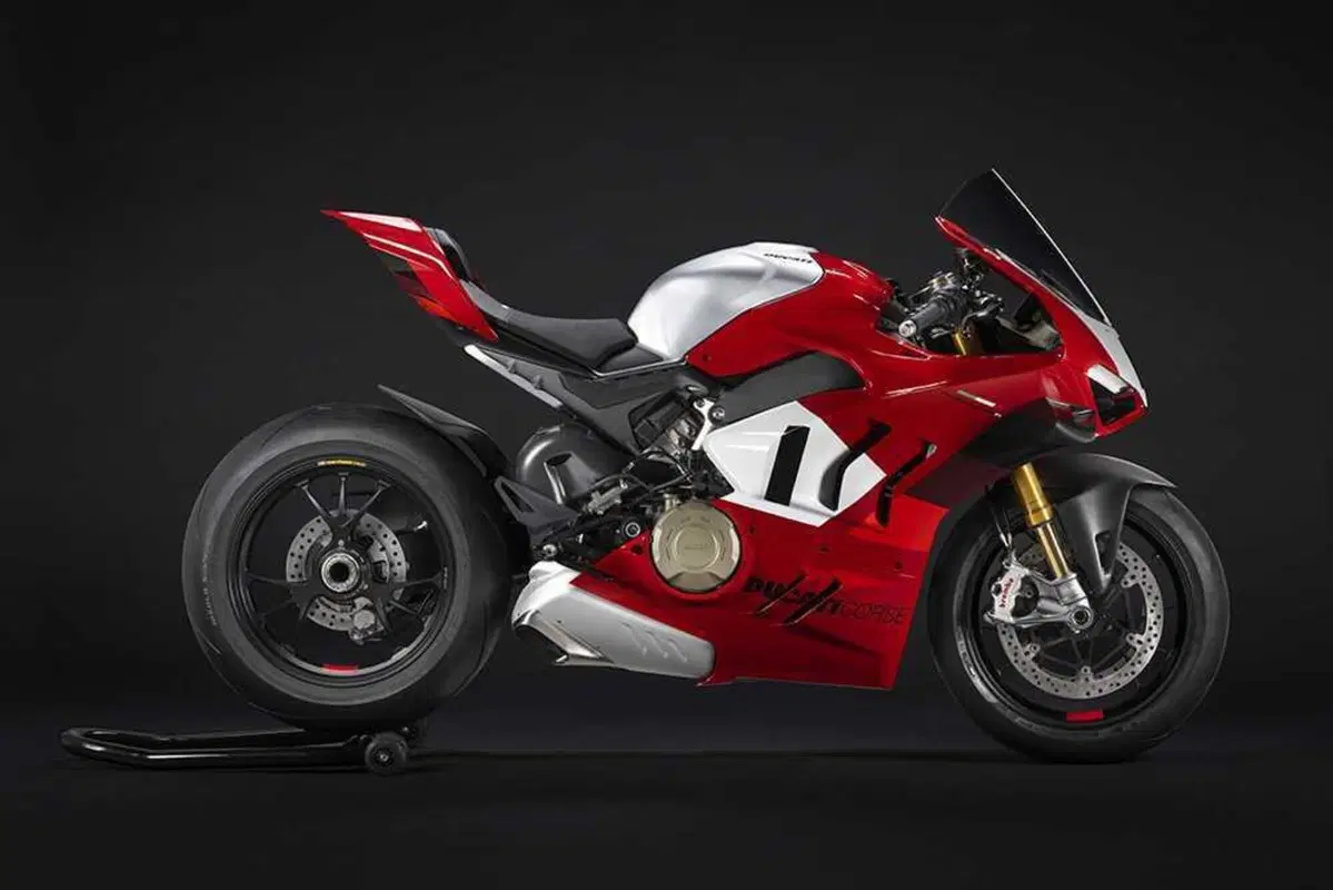 Nuova Ducati Panigale V4R 2023: 240 cavalli vi possono bastare? [VIDEO e GALLERY] (17)