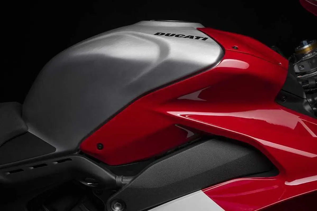 Nuova Ducati Panigale V4R 2023: 240 cavalli vi possono bastare? [VIDEO e GALLERY] (27)