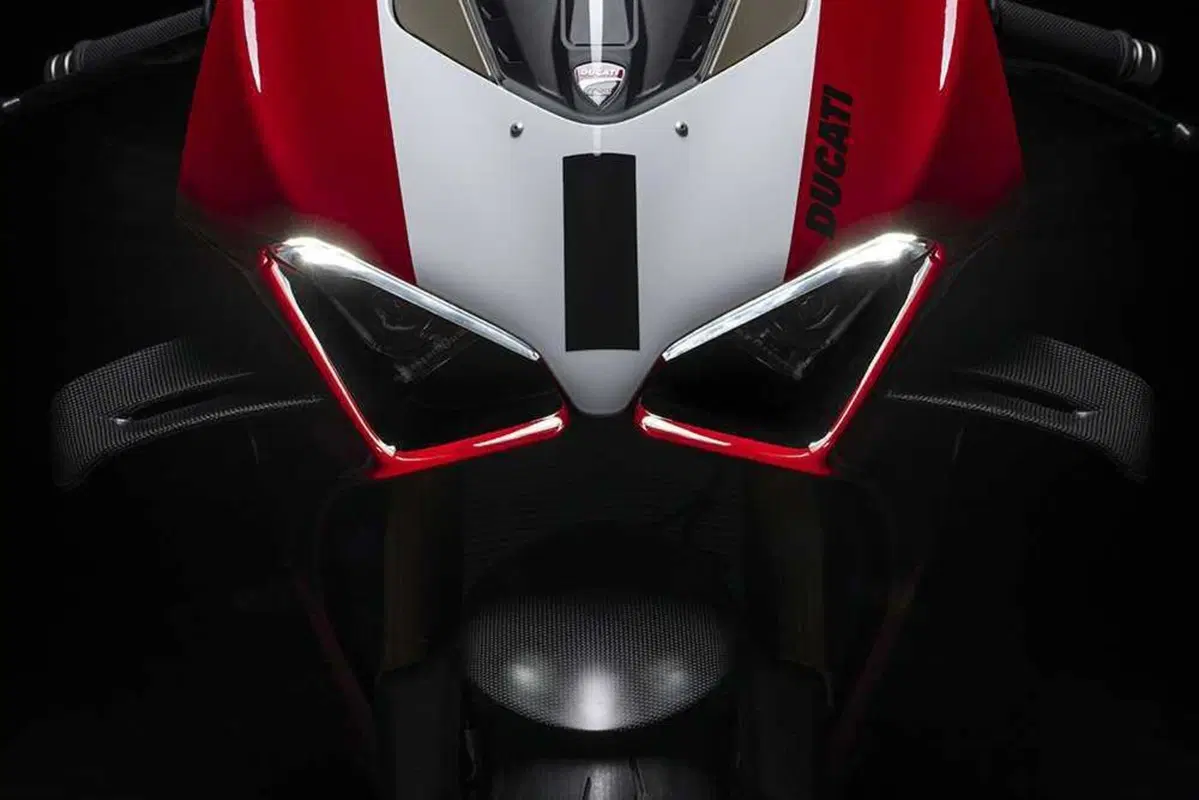 Nuova Ducati Panigale V4R 2023: 240 cavalli vi possono bastare? [VIDEO e GALLERY] (23)