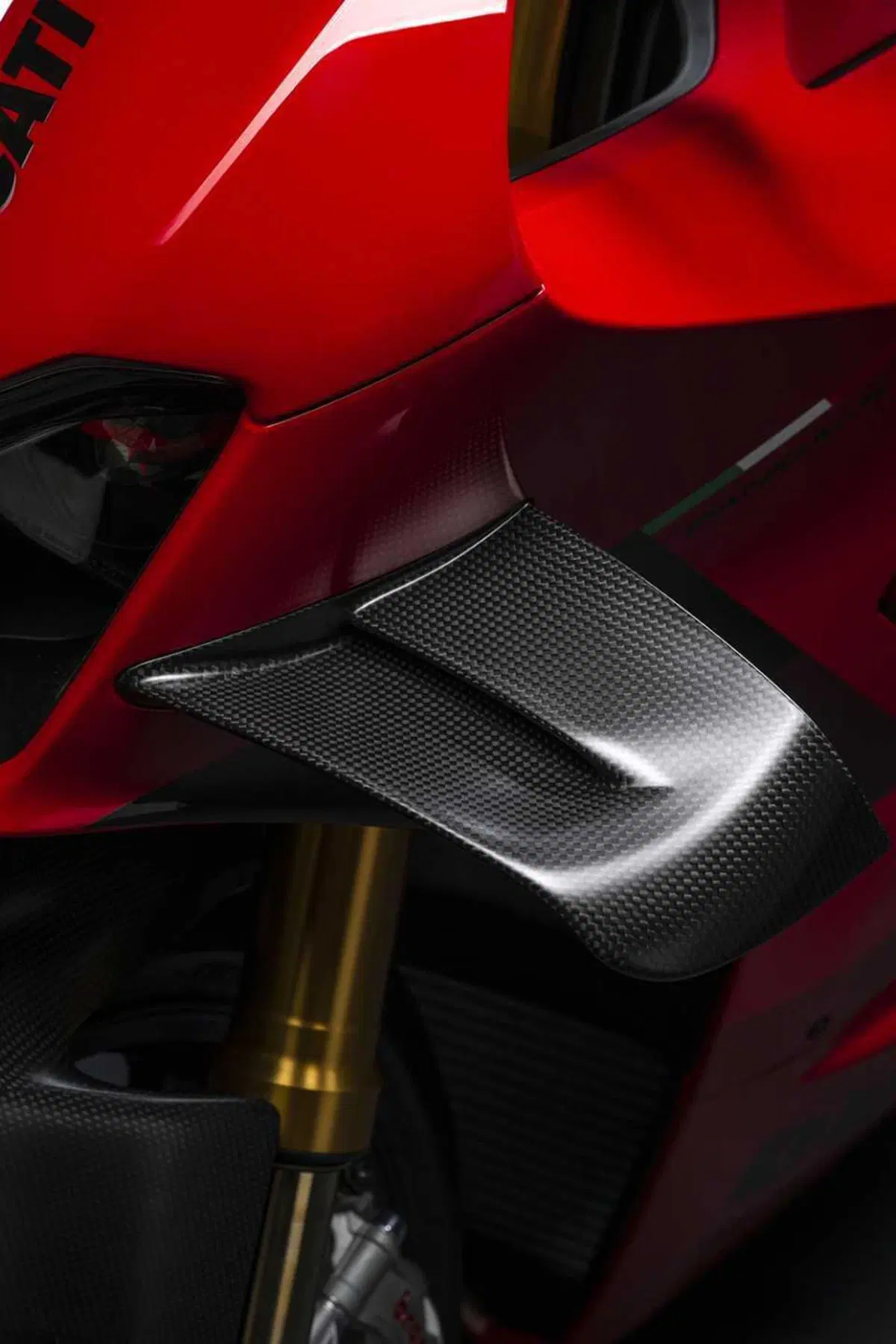 Nuova Ducati Panigale V4R 2023: 240 cavalli vi possono bastare? [VIDEO e GALLERY] (16)