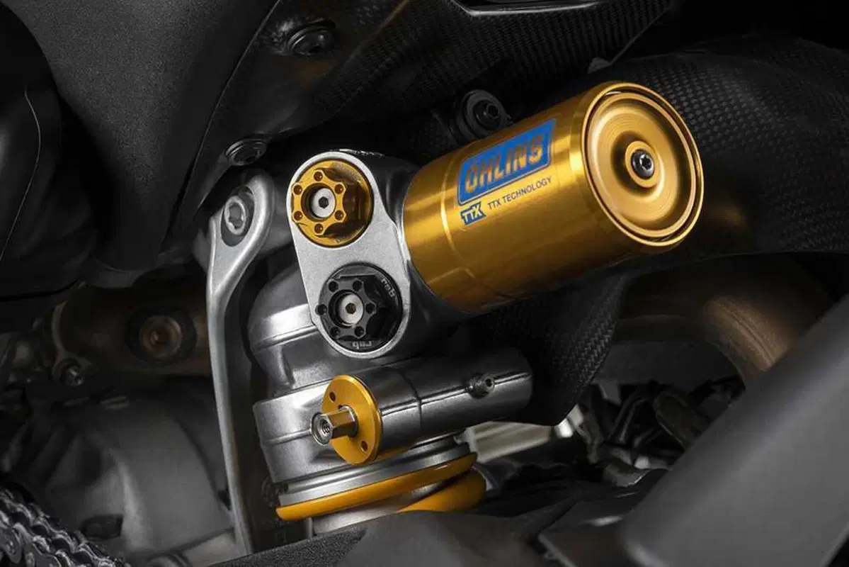 Nuova Ducati Panigale V4R 2023: 240 cavalli vi possono bastare? [VIDEO e GALLERY] (30)