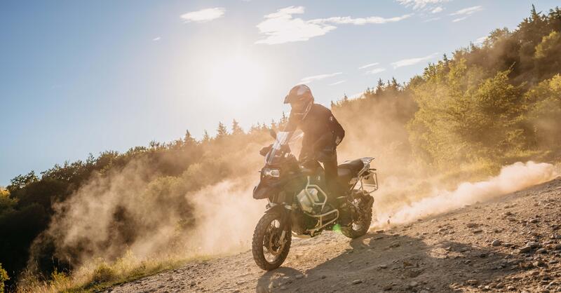 Vendite in calo in UK, ma la BMW R1250GS Adventure vola