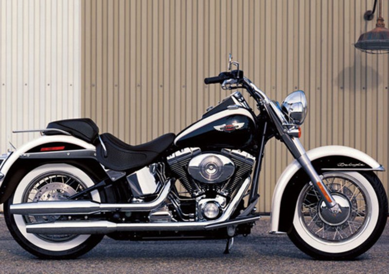 Harley-Davidson Softail 1450 Deluxe (2005 - 06) - FLSTNI
