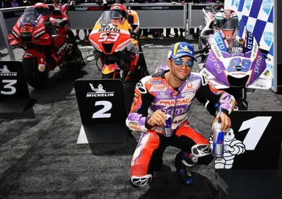 MotoGP 2022. GP d'Australia. Pole position di Jorge Martin, secondo Marc Marquez, poi i tre in lotta per il titolo