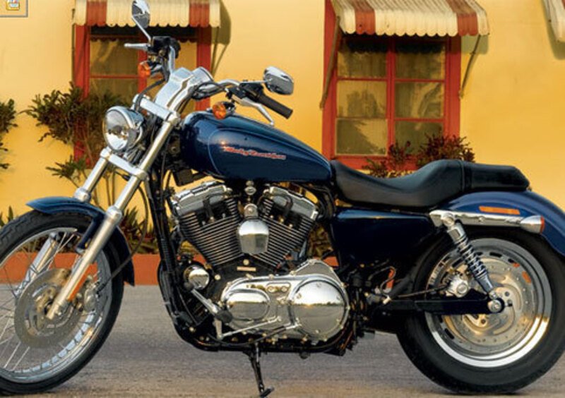 Harley-Davidson Sportster 1200 Custom (2004 - 06) - XL 1200C