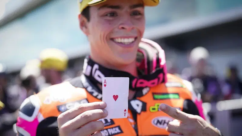 MotoGP 2022. GP d'Australia. In Moto2 stravince Alonso Lopez, che errore Augusto Fernandez!