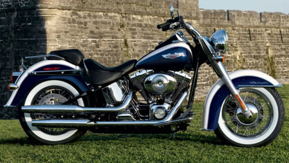 Harley-Davidson Softail 1450 Deluxe (2005 - 06) - FLSTNI (2)