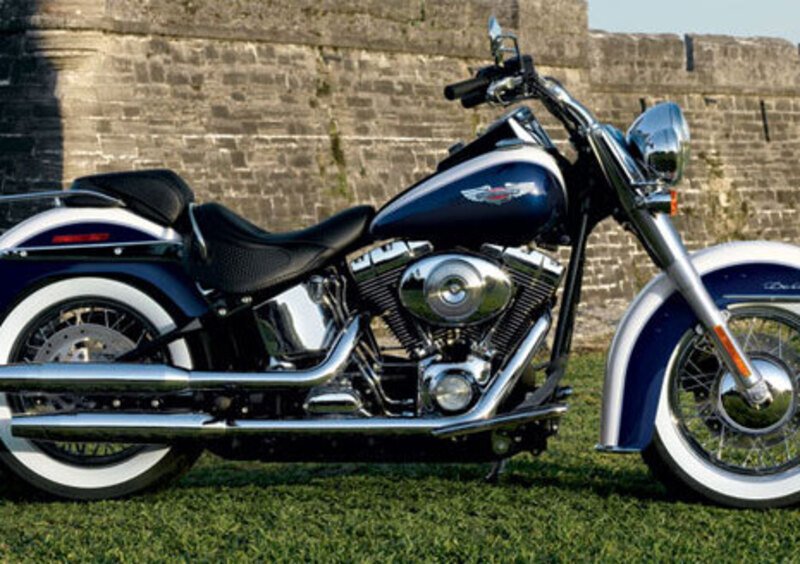 Harley-Davidson Softail 1450 Deluxe (2005 - 06) - FLSTNI (2)