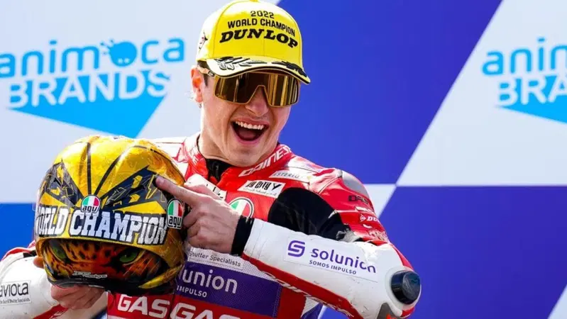 MotoGP 2022. GP d'Australia. Nel mondo di Izan Guevara: "Quando giocavo a calcio piangevo, volevo la moto!"