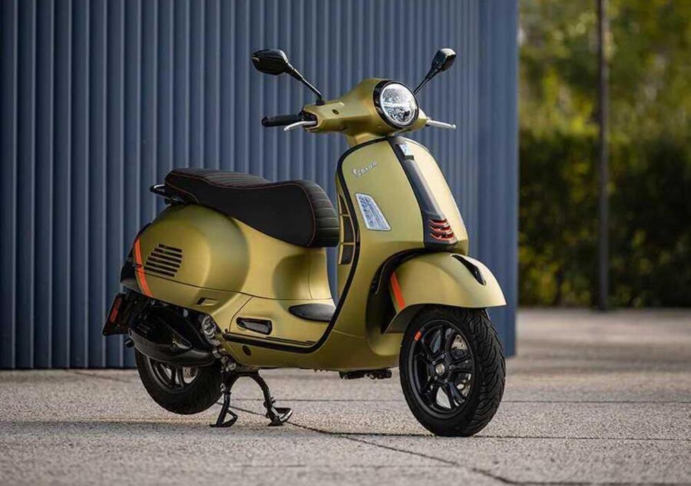 Vespa GTS 300 Super Sport (2023 - 24) (2)