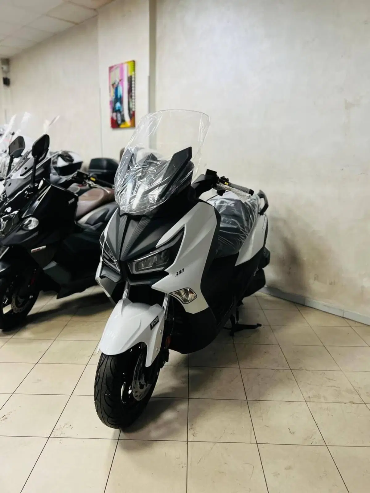 Sym Joymax 300 Z+ (2021 - 24) (3)