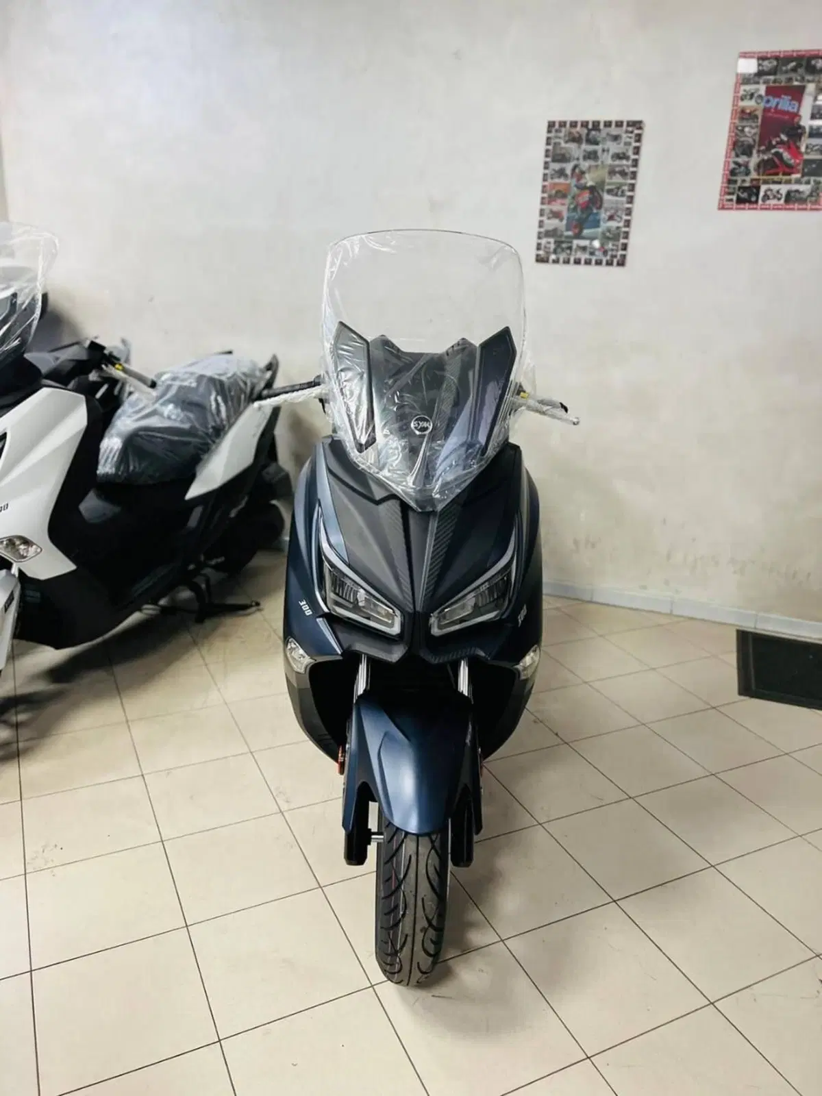 Sym Joymax 300 Z+ (2021 - 24) (2)