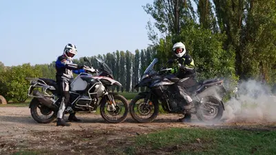 Benelli TRK 502 X VS BMW R 1250 GS Adventure: LE PIU' VENDUTE IN ITALIA! [VIDEO]