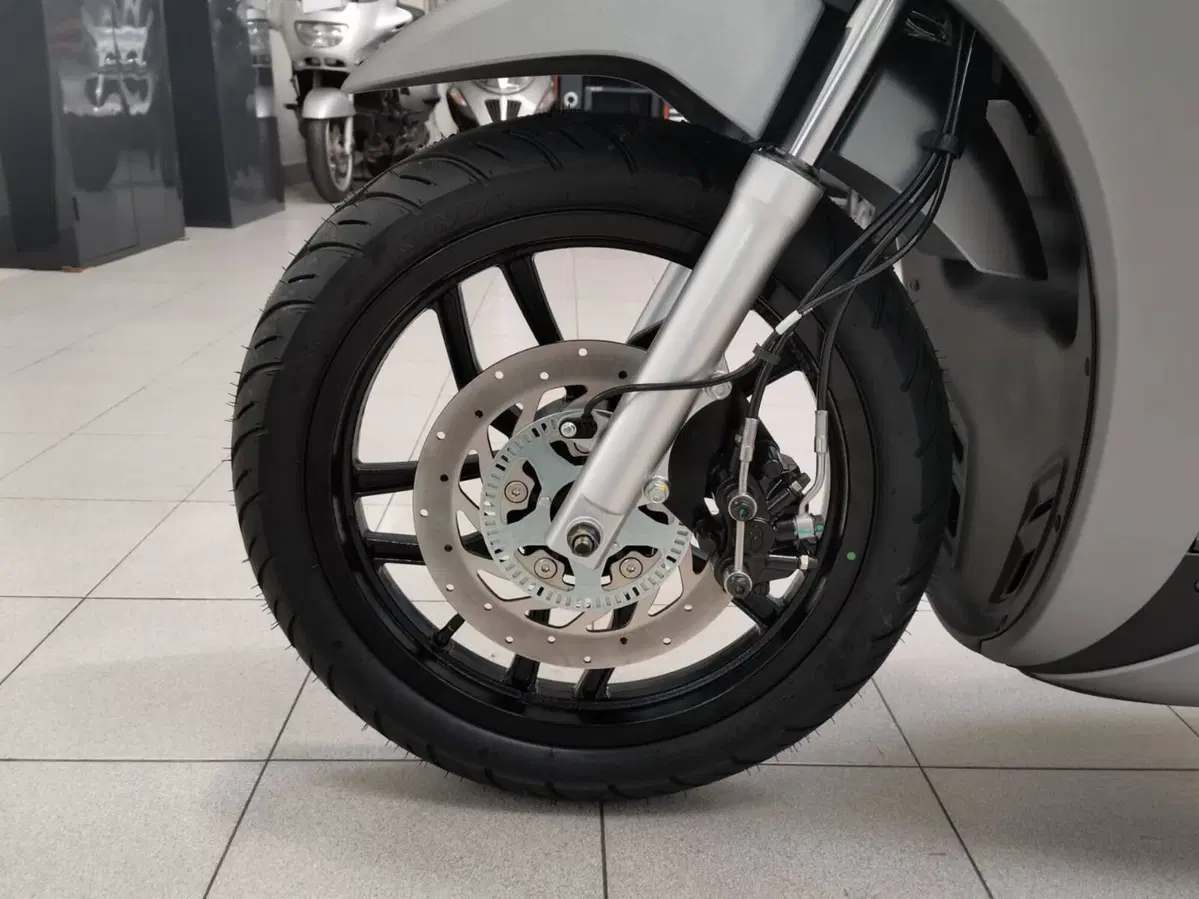 Kymco People 125i S (2021 - 25) (9)