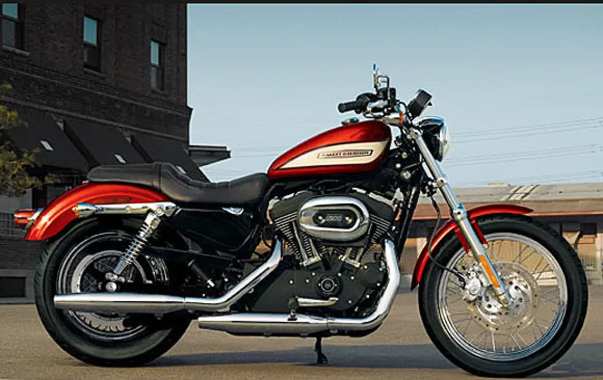 Harley-Davidson Sportster 1200 Roadster (2006 - 08) - XL 1200R (2)