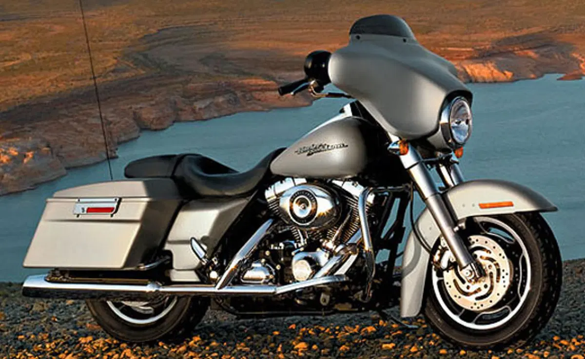Harley-Davidson 1584 Street Glide (2007) - FLHX