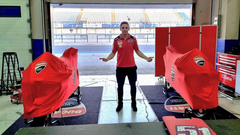 MotoGP 2022. Quella a sinistra o quella a destra? In una delle due c'&egrave; la nuova Ducati GP23 [VIDEO]