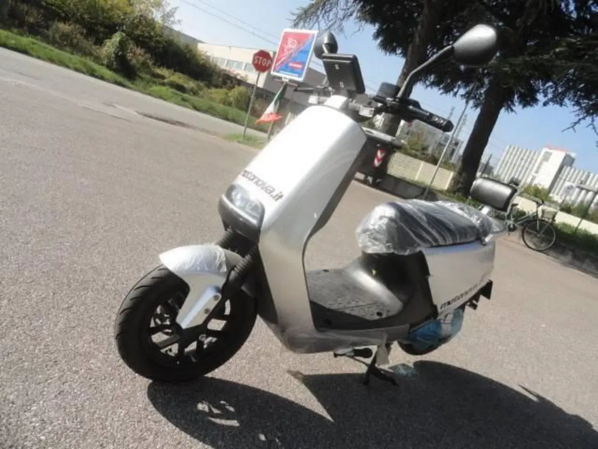 Yadea G5S (2022 - 26) (3)