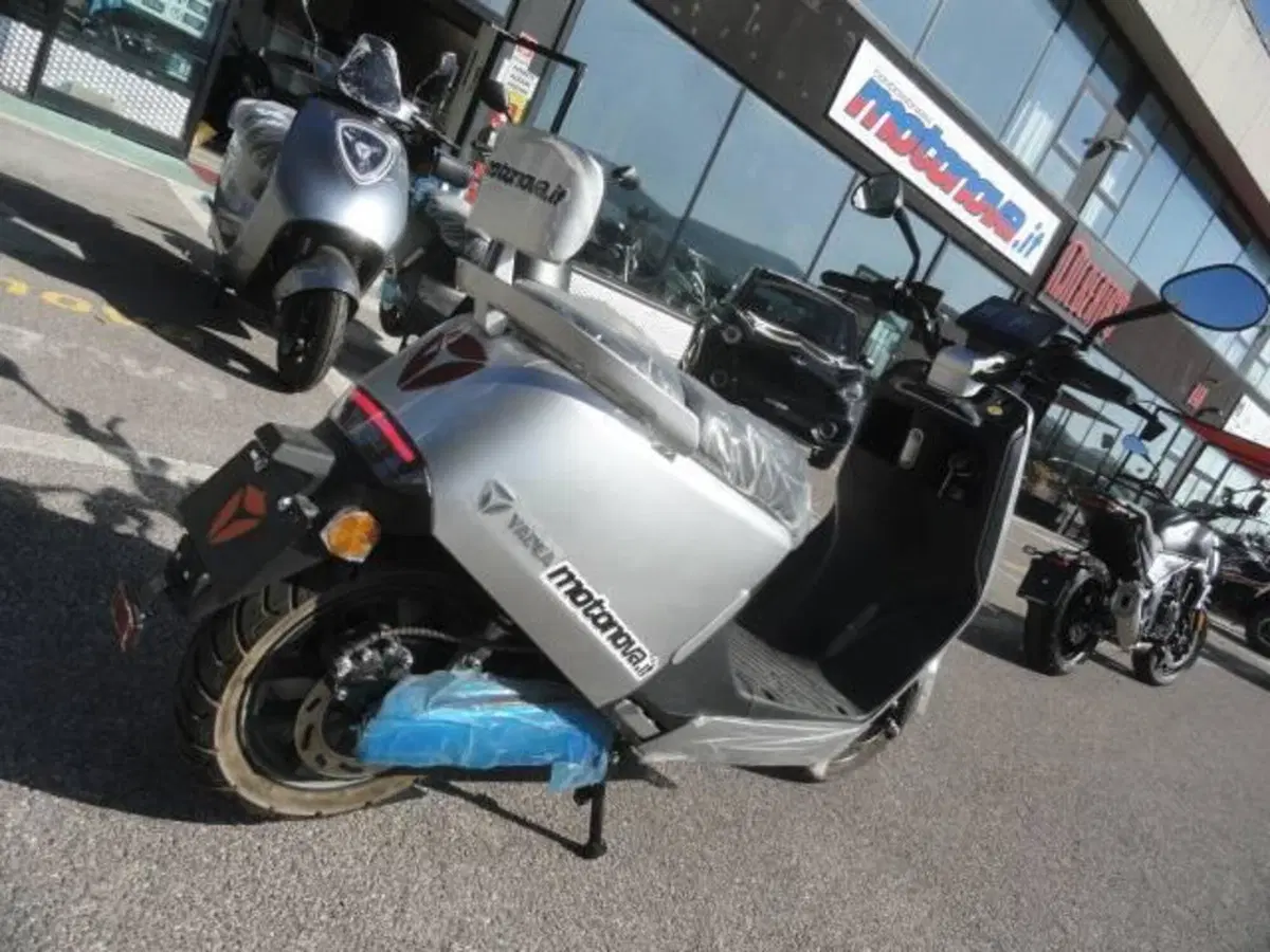 Yadea G5S (2022 - 26) (7)
