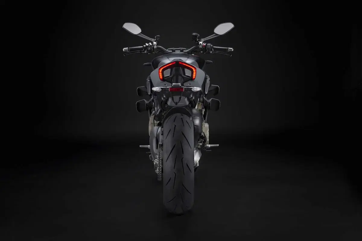Nuove Ducati Streetfighter V4, V4S e V4 SP2  2023 [VIDEO e GALLERY] (11)