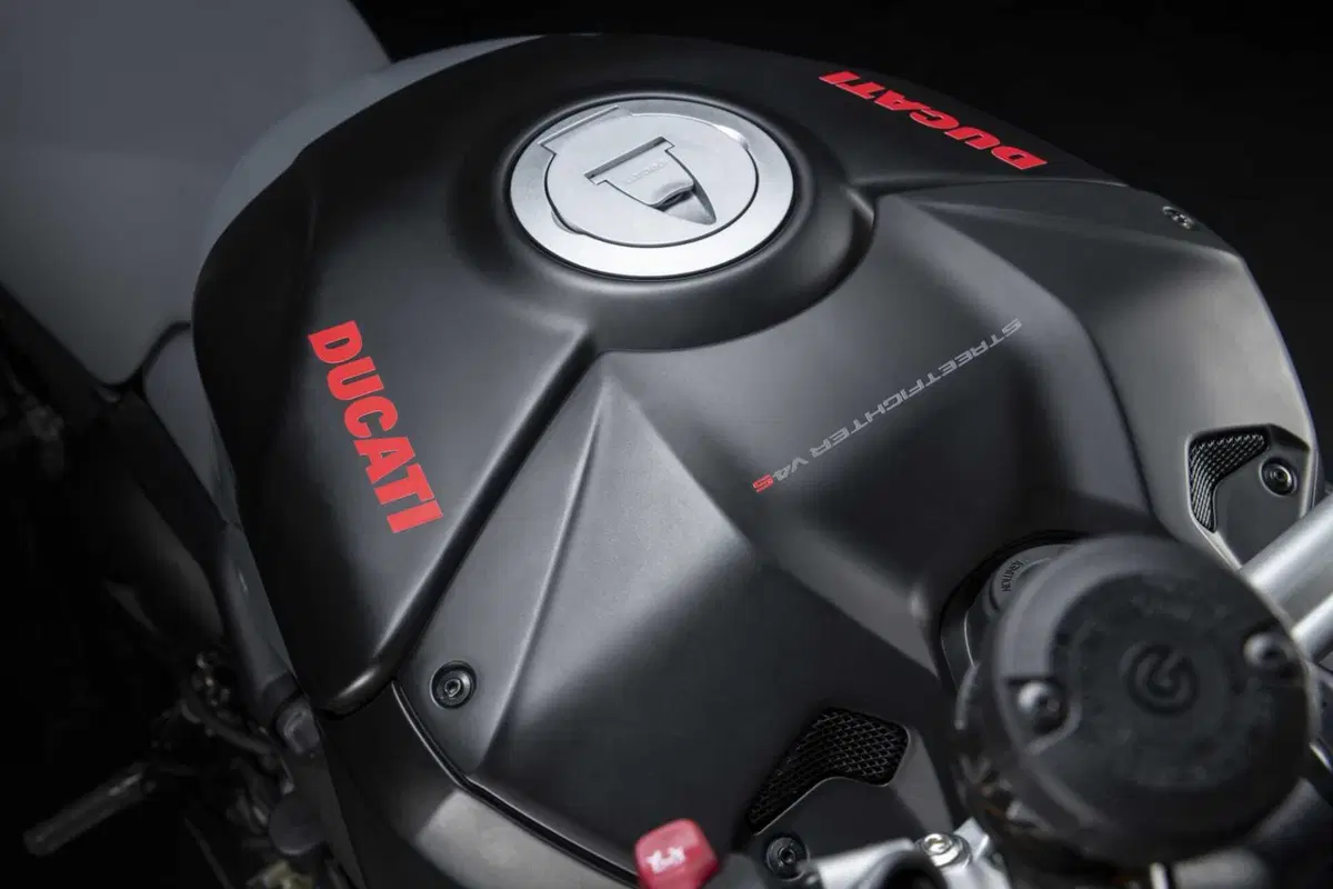 Nuove Ducati Streetfighter V4, V4S e V4 SP2  2023 [VIDEO e GALLERY] (31)