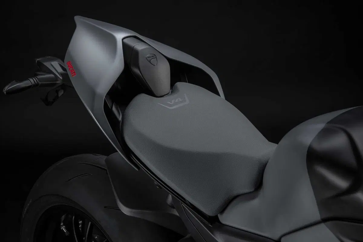 Nuove Ducati Streetfighter V4, V4S e V4 SP2  2023 [VIDEO e GALLERY] (35)