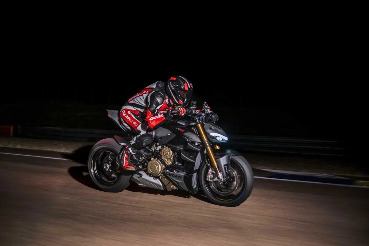 Nuove Ducati Streetfighter V4, V4S e V4 SP2  2023 [VIDEO e GALLERY] (29)