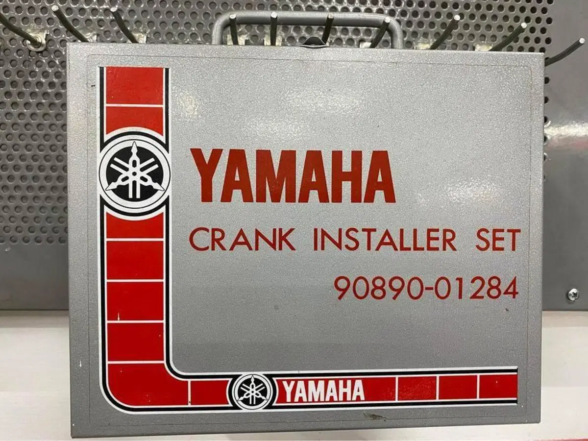 PANNELLATURA + ATTREZZATURA YAMAHA (6)