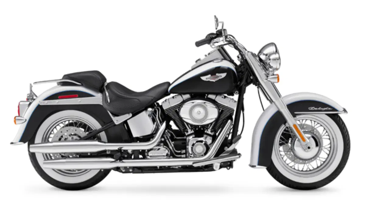 Harley-Davidson Softail 1584 Deluxe (2007 - 08) - FLSTN (2)