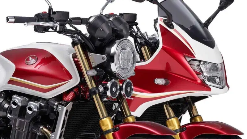 Honda CB1300 Super Four e Super Bol d'Or: svelati i modelli 30&deg; anniversario