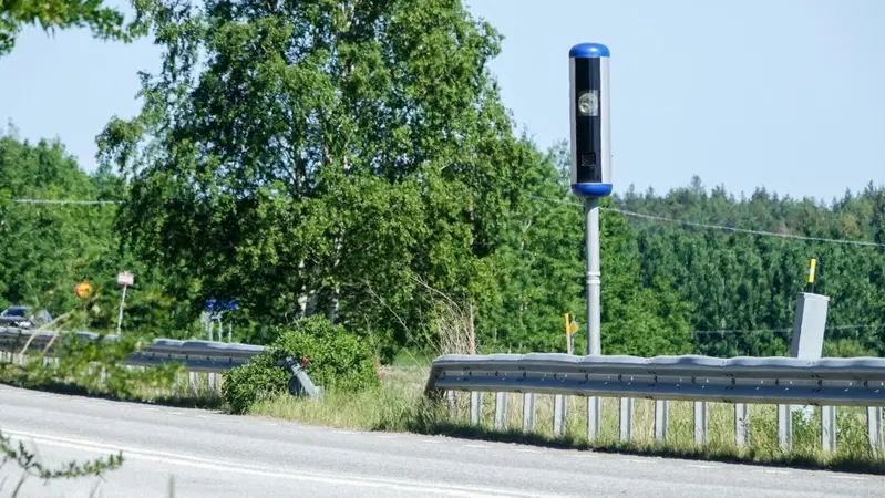Cosa c'entrano i furti di velox in Svezia con i droni russi fatti in casa?