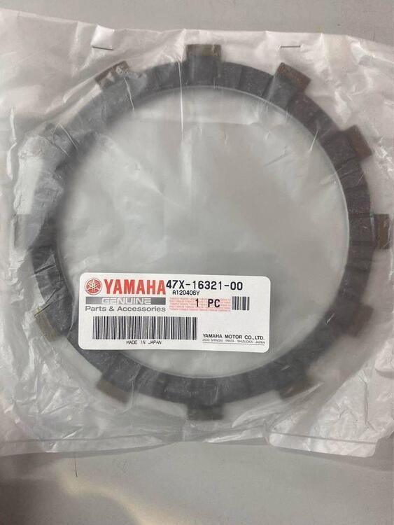 VENDITA STOCK MAGAZZINO RICAMBI E ACCESSORI YAMAHA (4)