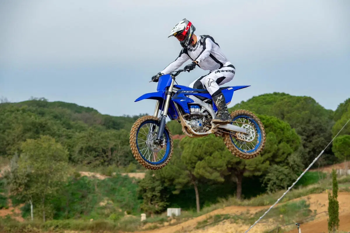 TEST Yamaha YZ450F MY23. Cura dimagrante [VIDEO] (8)