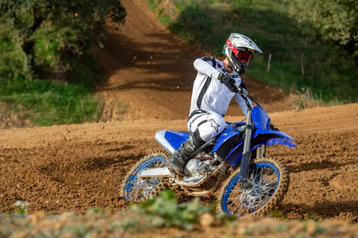 TEST Yamaha YZ450F MY23. Cura dimagrante [VIDEO] (7)